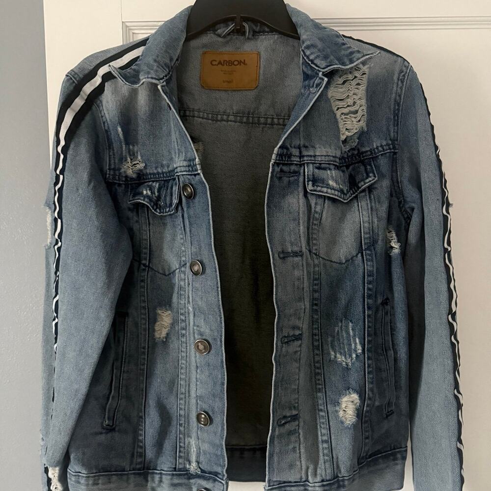 Men’s Carbon distressed jeans jacket size small